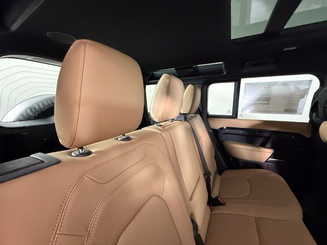 New 2026 Land Rover Defender 110 X-Dynamic SE AWD/4WD image 28
