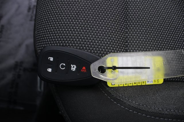 Used 2023 Chevrolet Traverse LT w/ Rear Camera Mirror Package image 9