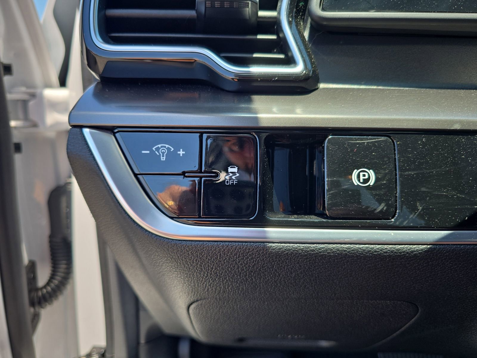 Used 2024 Kia Sportage EX FWD image 21