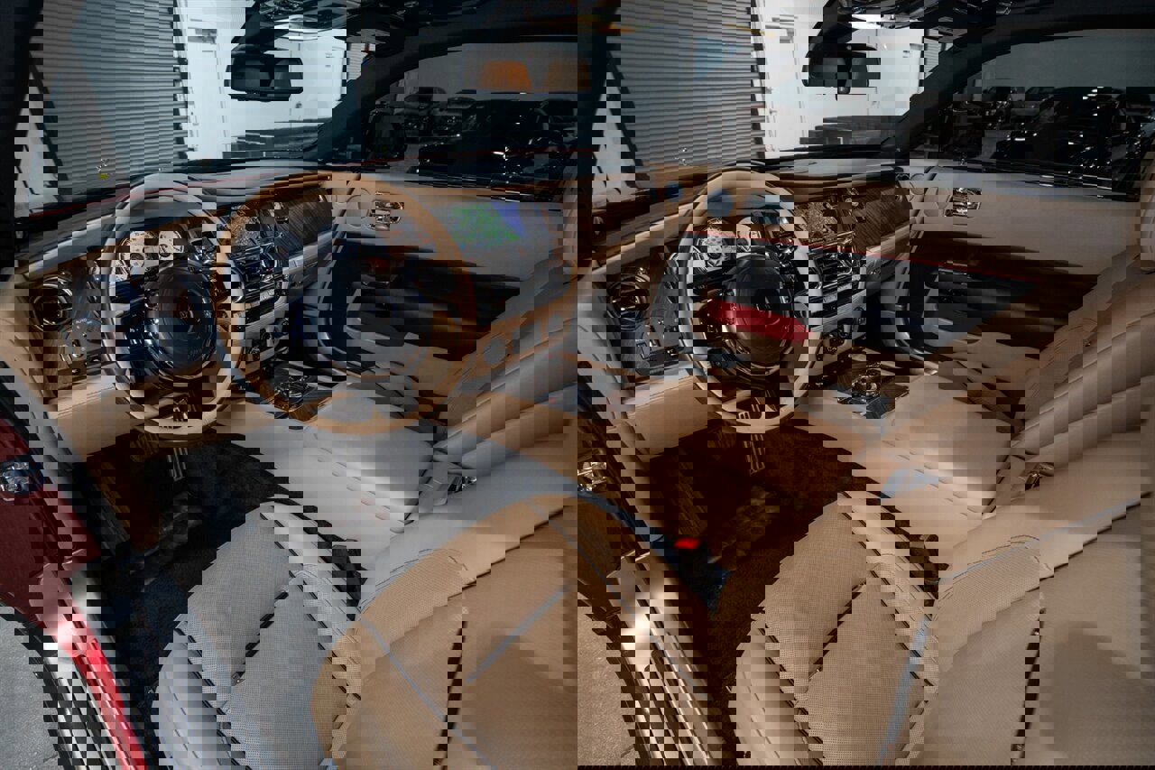 Used 2019 Rolls-Royce Wraith image 18