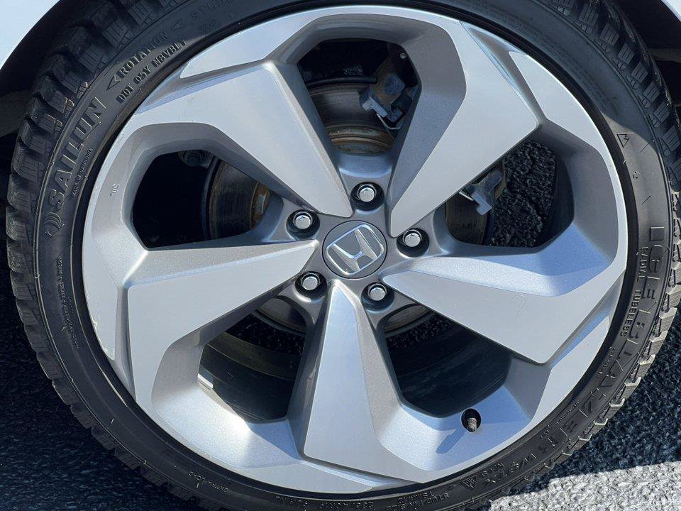 Used 2018 Honda Accord Touring image 12