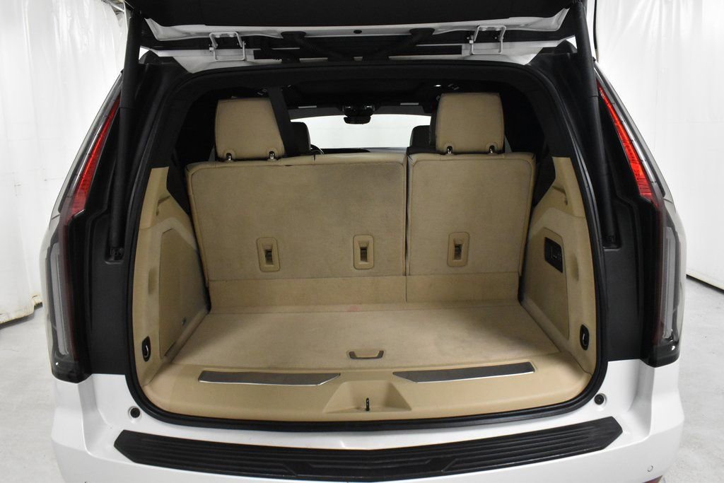 Used 2021 Cadillac Escalade Premium Luxury w/ LPO, Radiant Package image 11