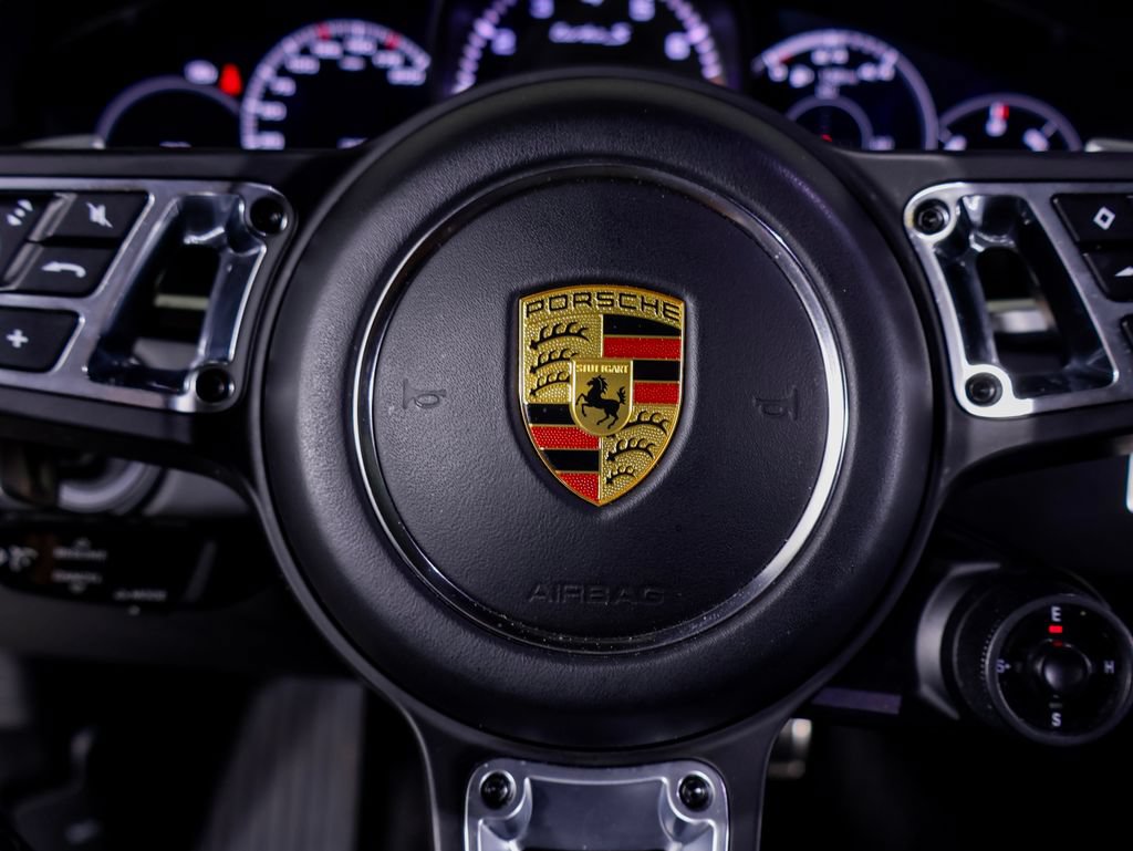 Certified 2020 Porsche Cayenne Turbo S AWD/4WD image 23
