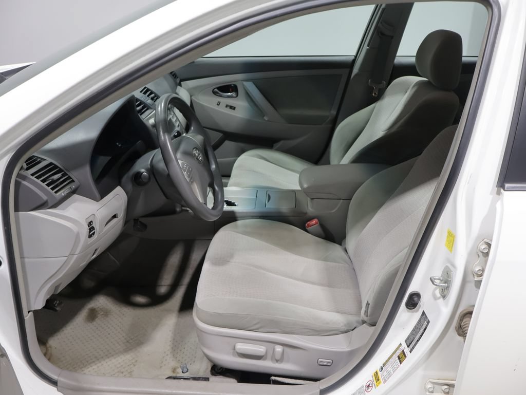 Used 2011 Toyota Camry LE w/ Fleet Convenience Pkg FWD image 10