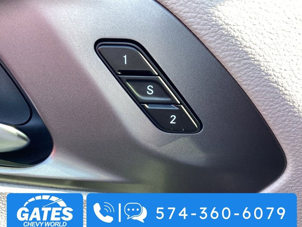 Used 2024 Chrysler Pacifica Touring-L image 27