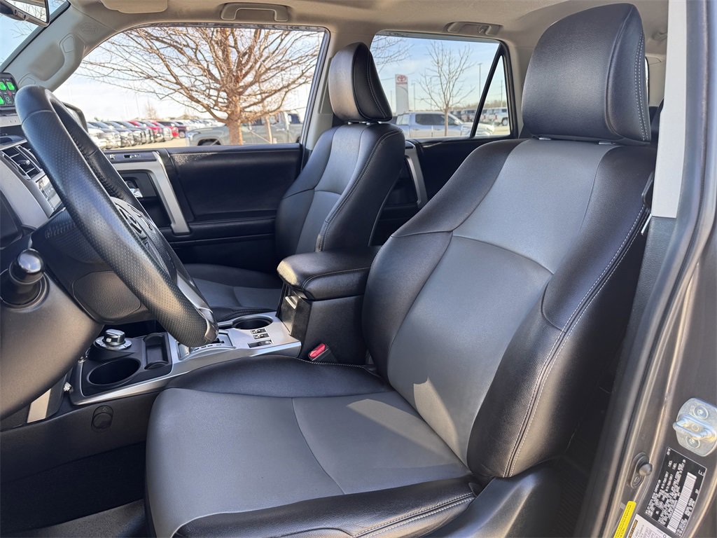 Used 2018 Toyota 4Runner SR5 Premium image 23