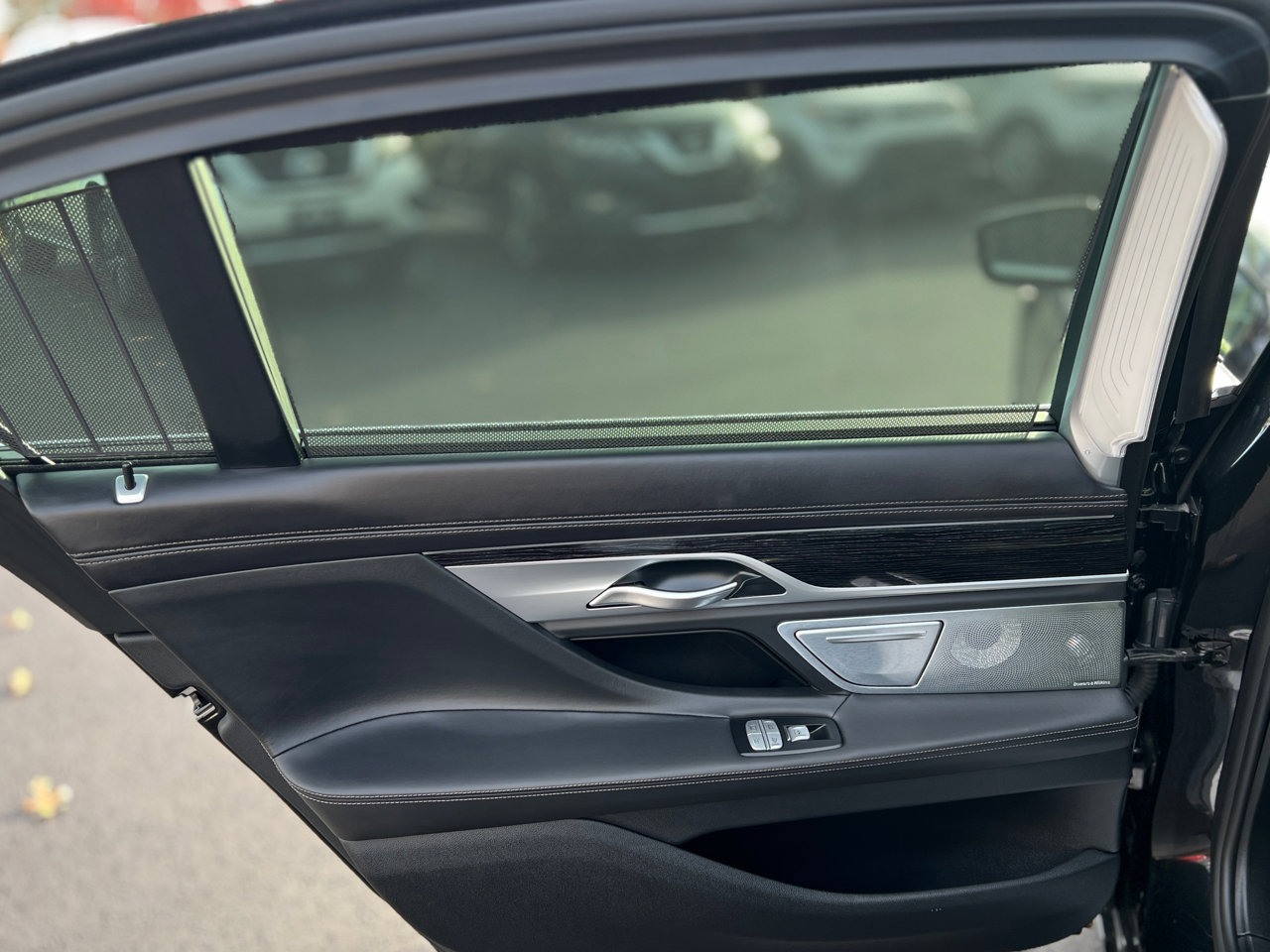 Used 2019 BMW 750i w/ Executive Package image 32