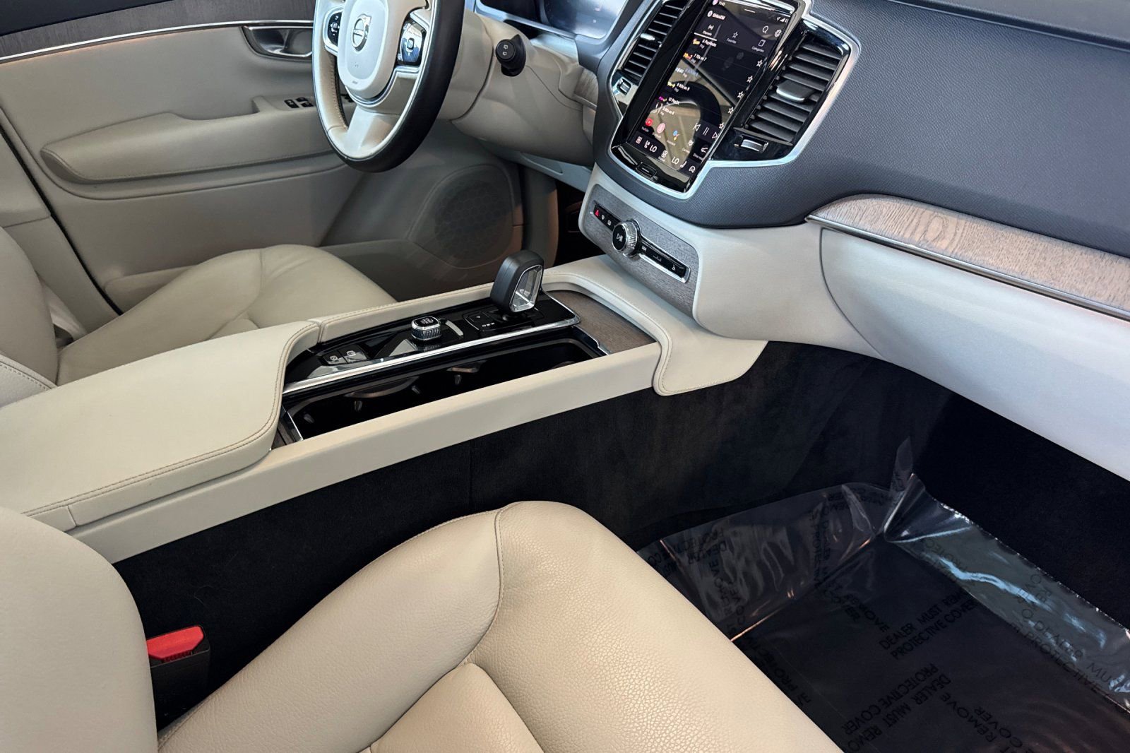 Certified 2024 Volvo XC90 T8 Plus w/ Protection Package Premier image 20