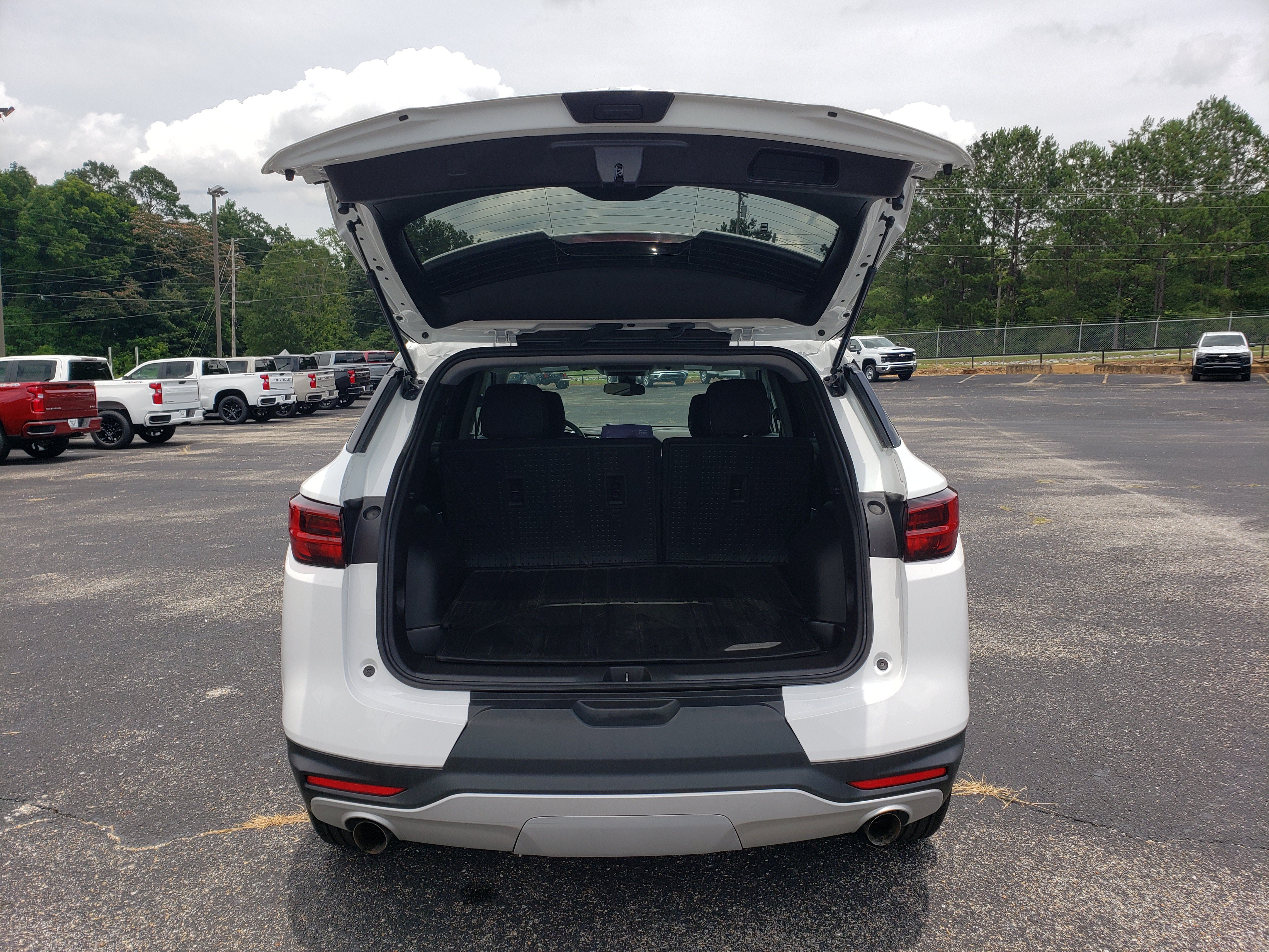 Used 2024 Chevrolet Blazer LT w/ LPO, Floor Liner Package FWD image 9