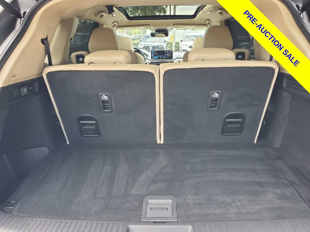 Certified 2025 Acura MDX w/ Technology Package FWD image 8