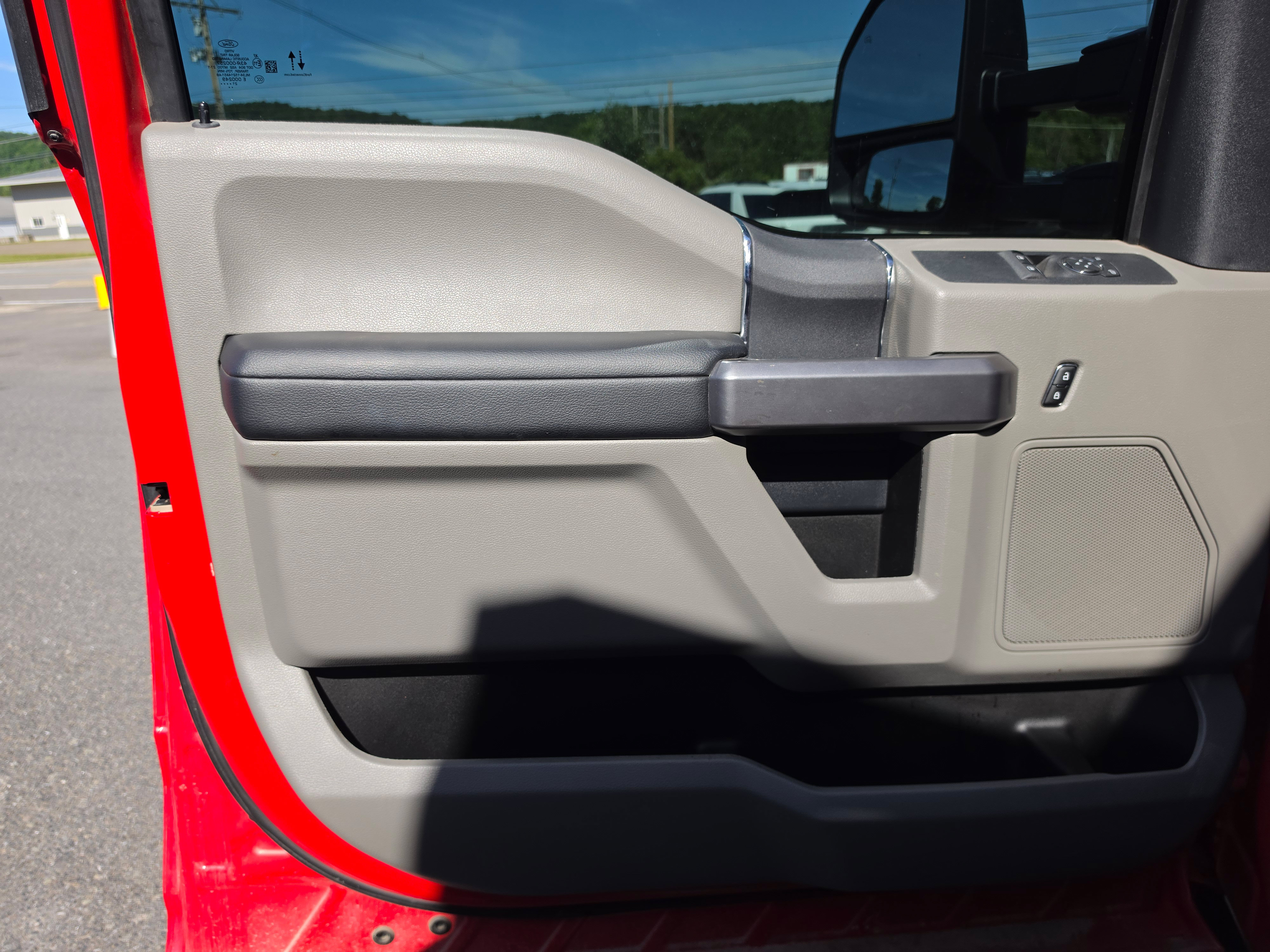 Used 2022 Ford F550 4x4 Regular Cab Super Duty image 14