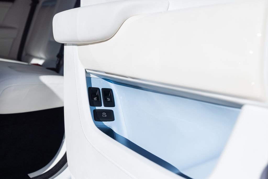 Used 2020 Rolls-Royce Cullinan AWD/4WD image 11