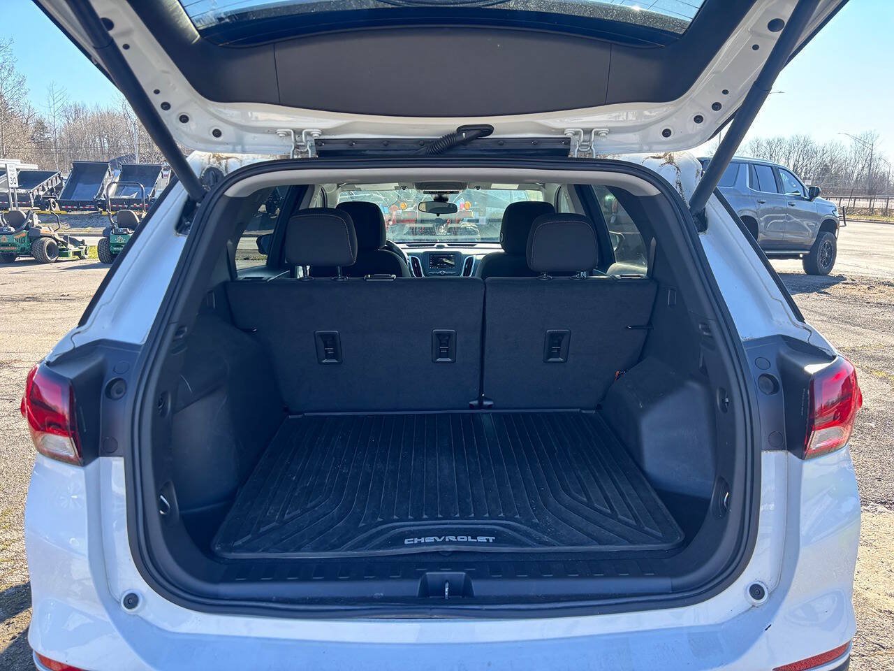 Used 2023 Chevrolet Equinox LT AWD/4WD image 13