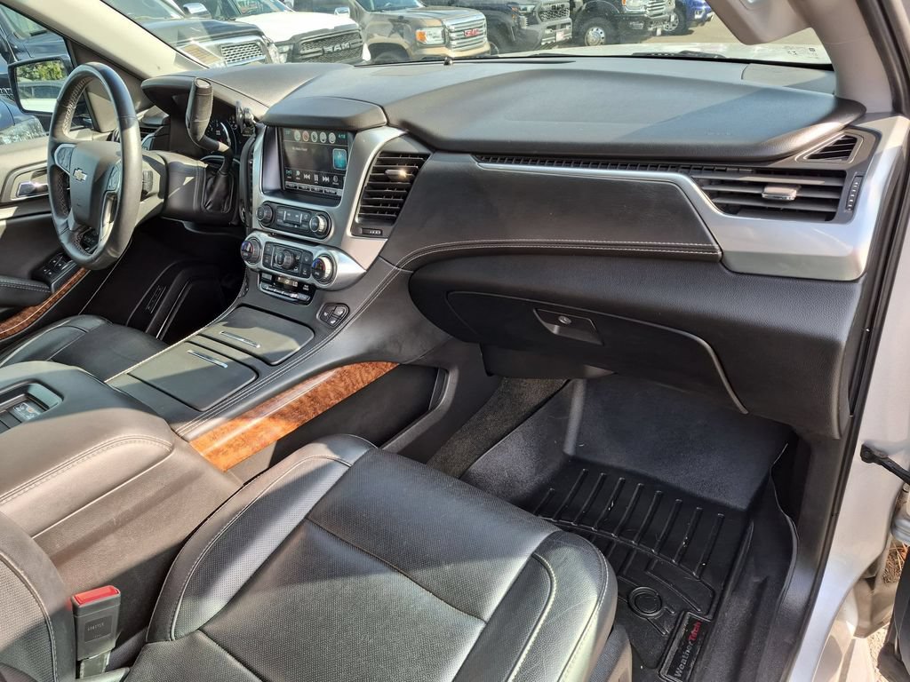Used 2017 Chevrolet Suburban Premier AWD/4WD image 17