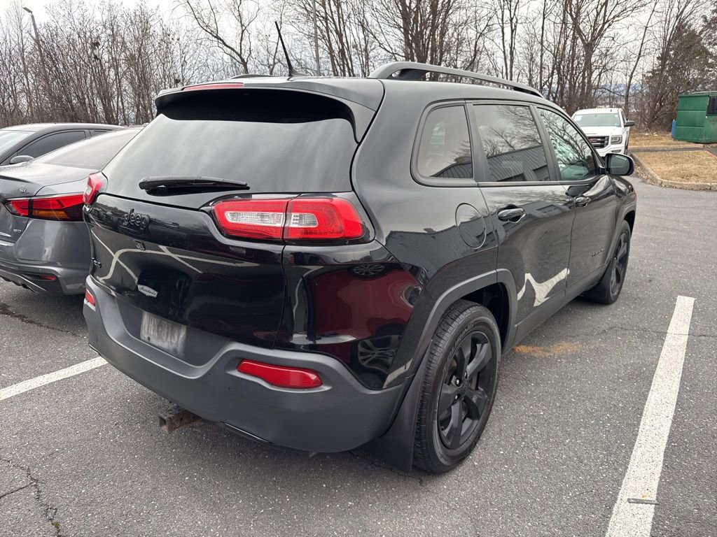 Used 2018 Jeep Cherokee Latitude w/ Altitude Package image 4