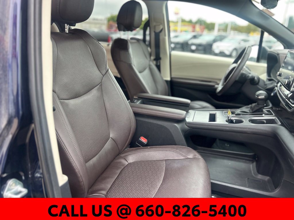 Used 2023 Toyota Sienna Platinum AWD/4WD image 8