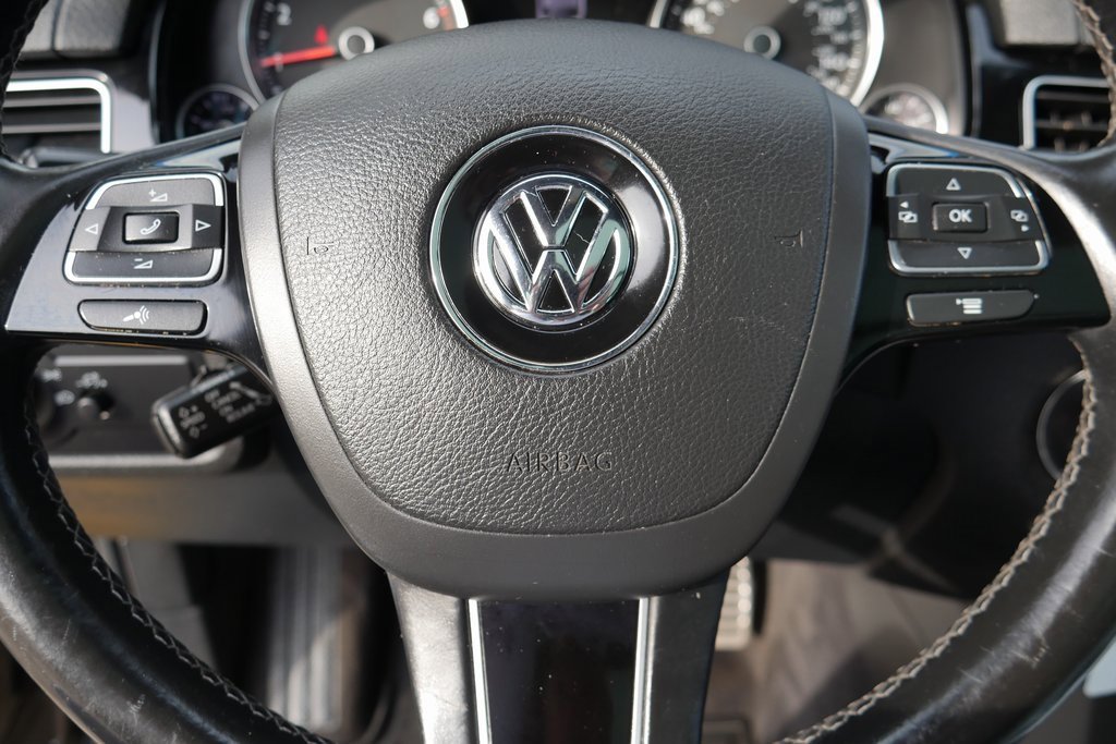 Used 2017 Volkswagen Touareg Wolfsburg Edition image 11
