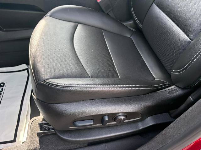 Used 2023 GMC Terrain SLT w/ LPO, Floor Liner Package AWD/4WD image 20