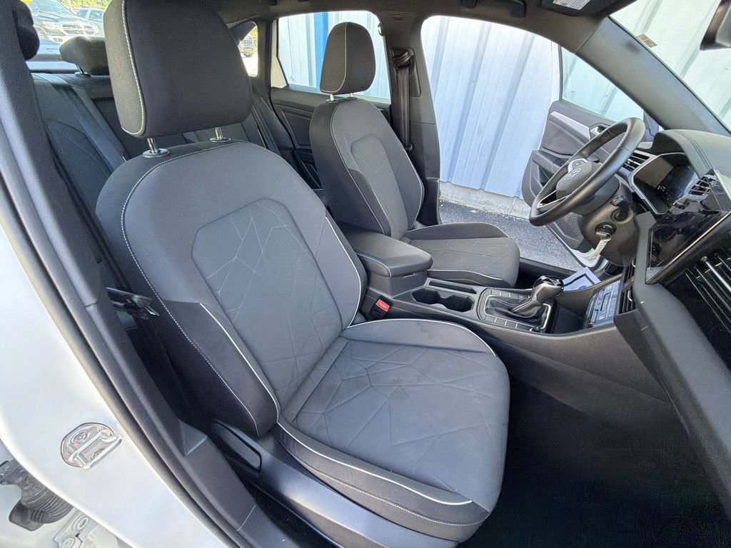 Used 2025 Volkswagen Jetta Sport FWD image 28