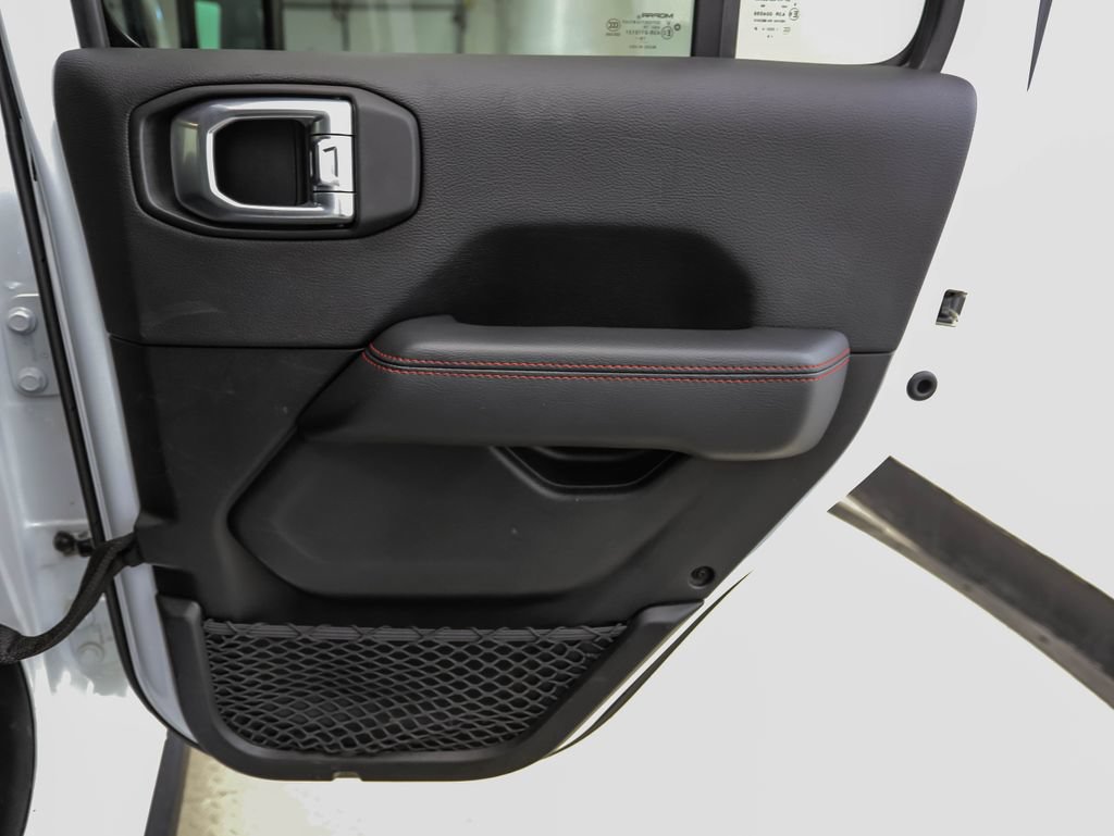 Used 2020 Jeep Wrangler Unlimited Rubicon w/ Dual Top Group AWD/4WD image 21