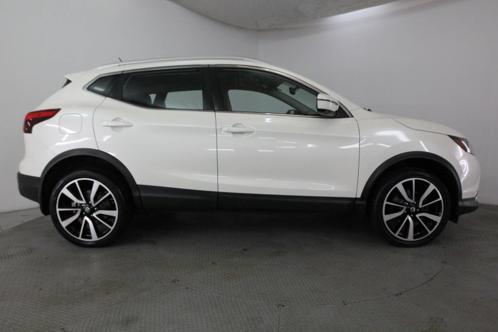 Used 2017 Nissan Rogue Sport SL AWD/4WD image 5