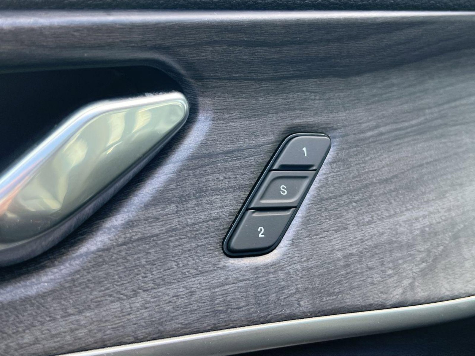 New 2025 Jeep Grand Cherokee L Limited w/ Luxury Tech Group II image 22