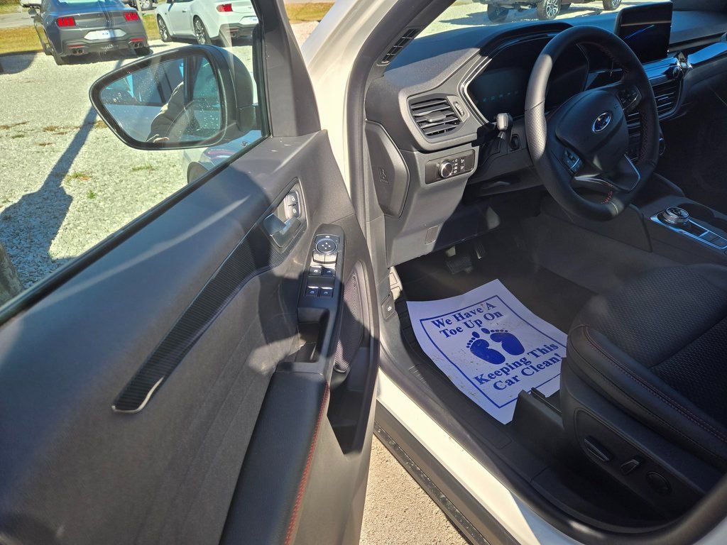 New 2026 Ford Escape ST-Line image 6
