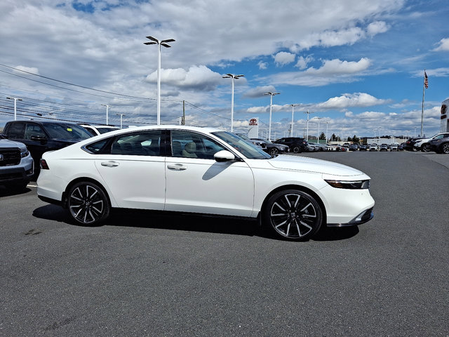 Used 2024 Honda Accord Touring image 7