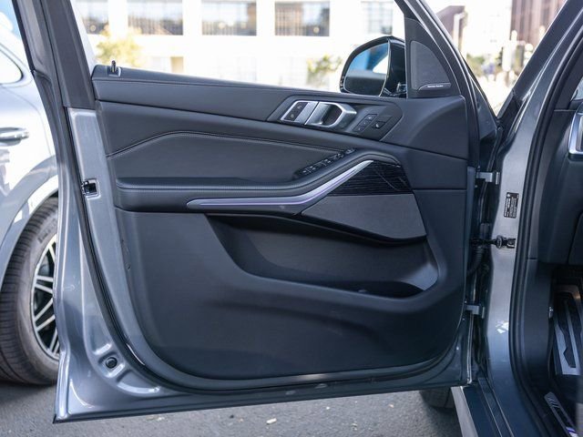 Used 2024 BMW X5 sDrive40i w/ M Sport Package image 32