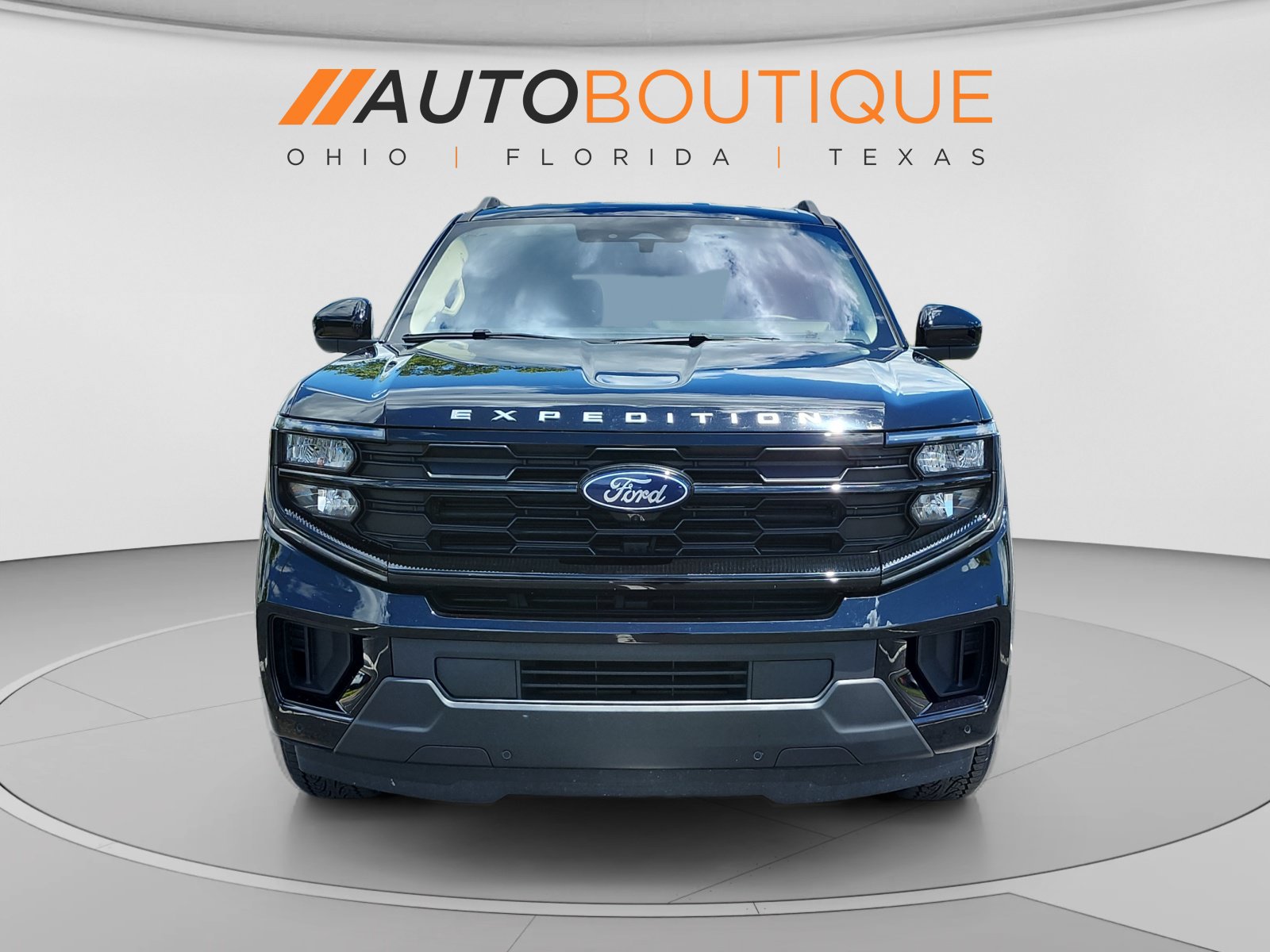 Used 2025 Ford Expedition Active RWD image 8
