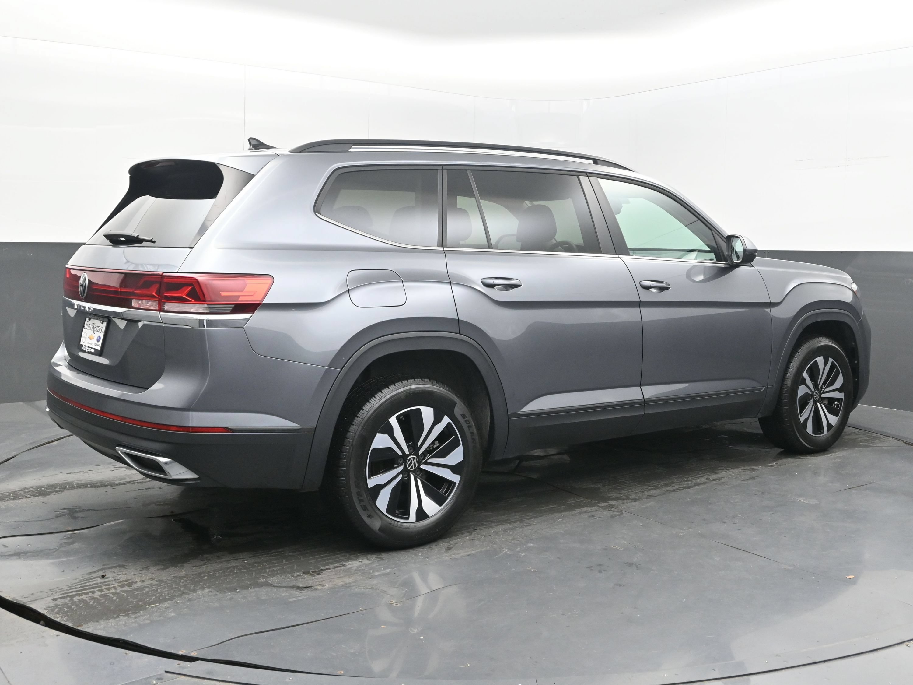 Used 2024 Volkswagen Atlas SE FWD image 9