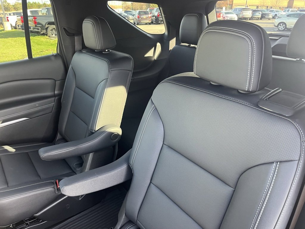 New 2025 Chevrolet Traverse LT w/ LPO, Floor Liner Package image 25