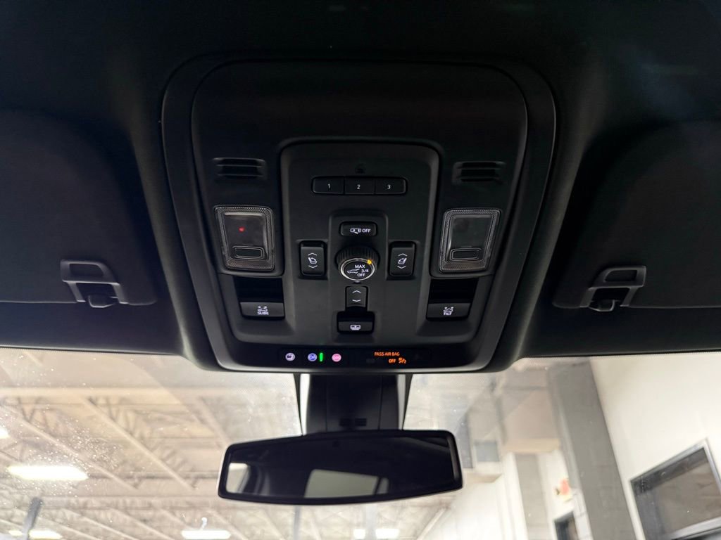 Used 2022 GMC Yukon Denali AWD/4WD image 16
