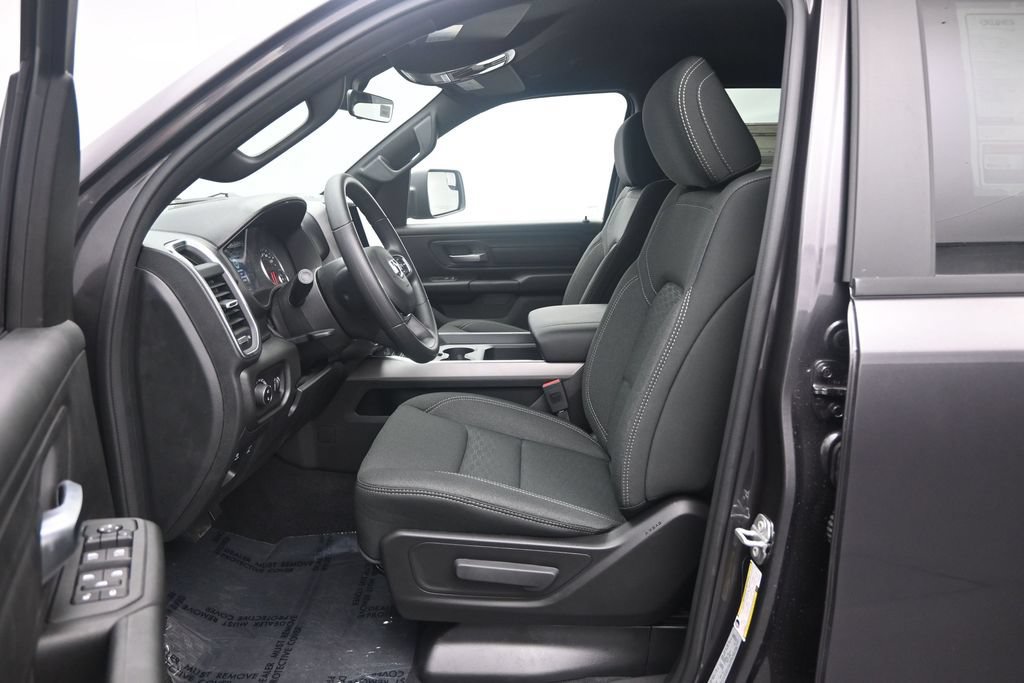 New 2026 RAM 1500 Express AWD/4WD image 18
