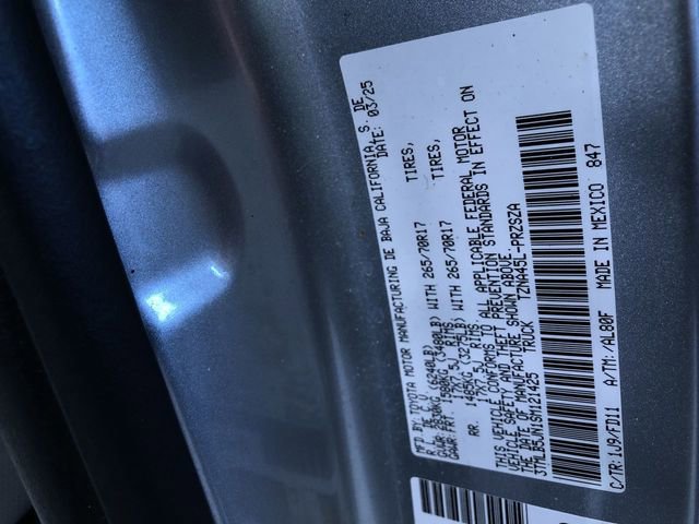 Certified 2025 Toyota Tacoma TRD Off-Road AWD/4WD image 24