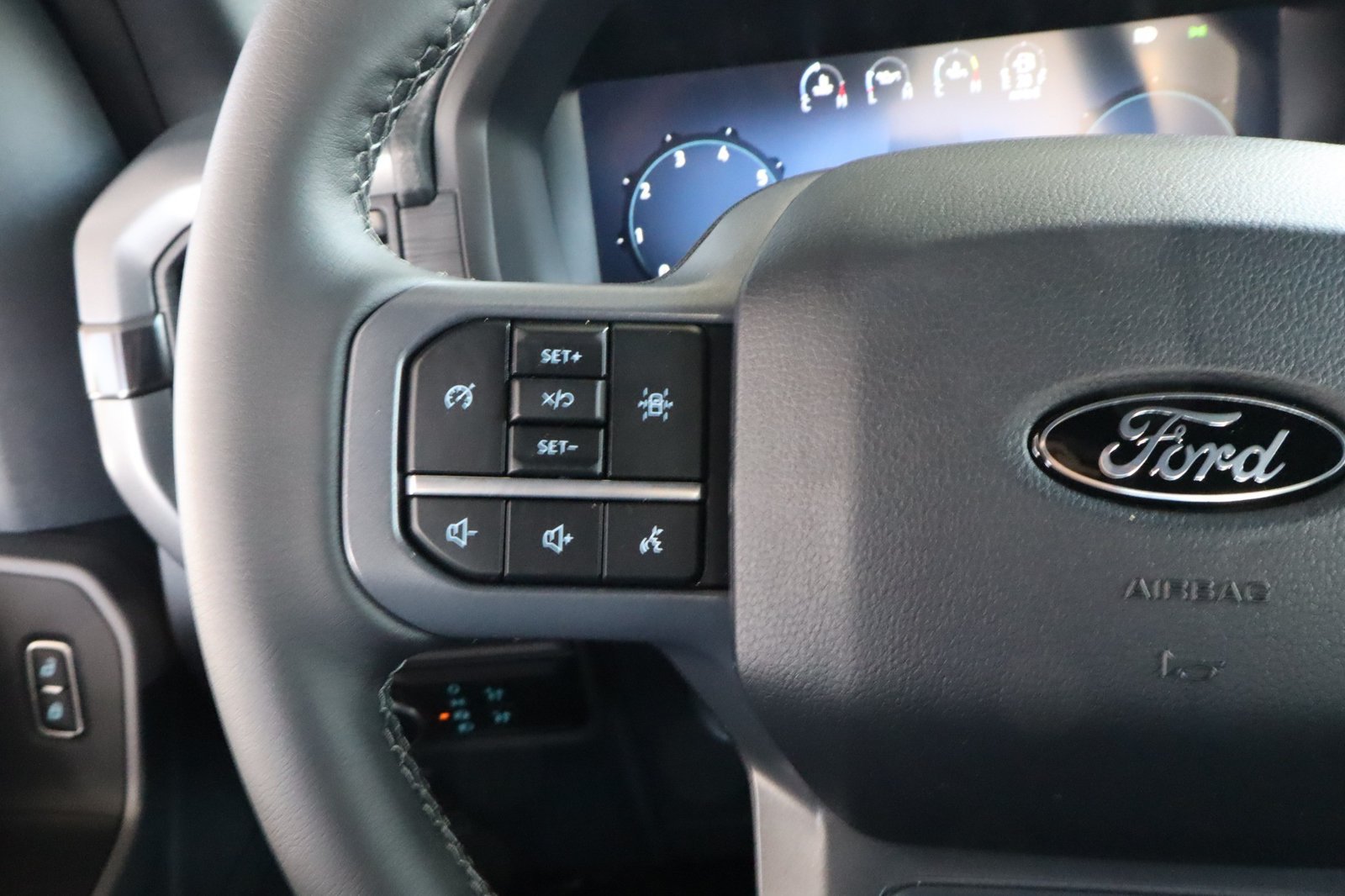 New 2026 Ford F150 XLT w/ FX4 Off-Road Package AWD/4WD image 25