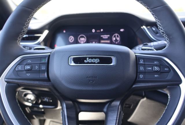Used 2024 Jeep Grand Cherokee Limited w/ Luxury Tech Group II AWD/4WD image 21