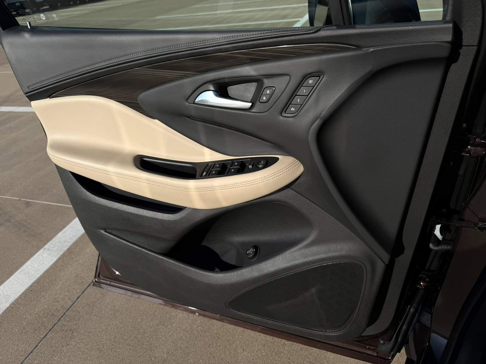 Used 2020 Buick Envision Essence FWD image 24