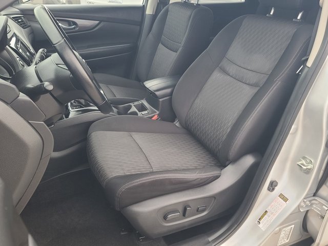 Used 2020 Nissan Rogue SV image 15