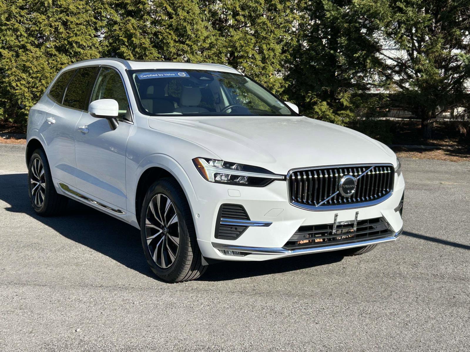 Certified 2023 Volvo XC60 B5 Plus w/ Climate Package image 1