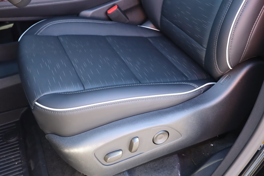 New 2026 Buick Enclave Sport Touring w/ Power Package image 11