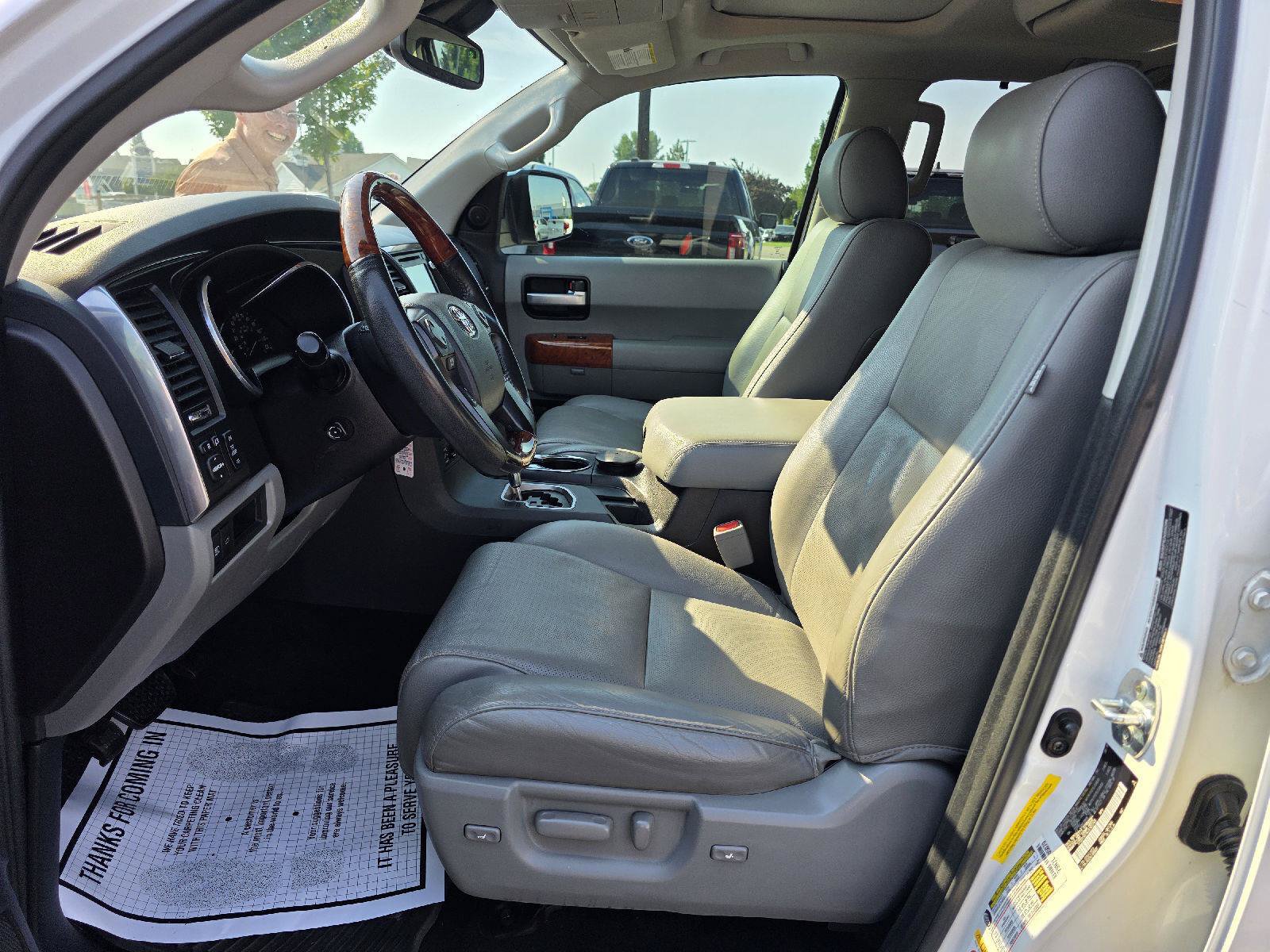 Used 2018 Toyota Sequoia Platinum AWD/4WD image 7