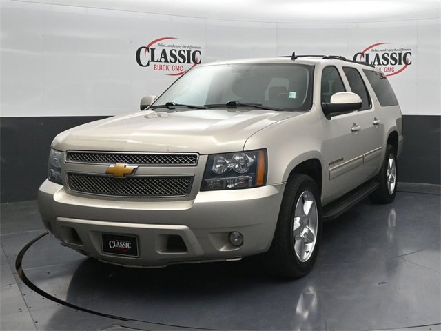 Used 2014 Chevrolet Suburban LT image 4