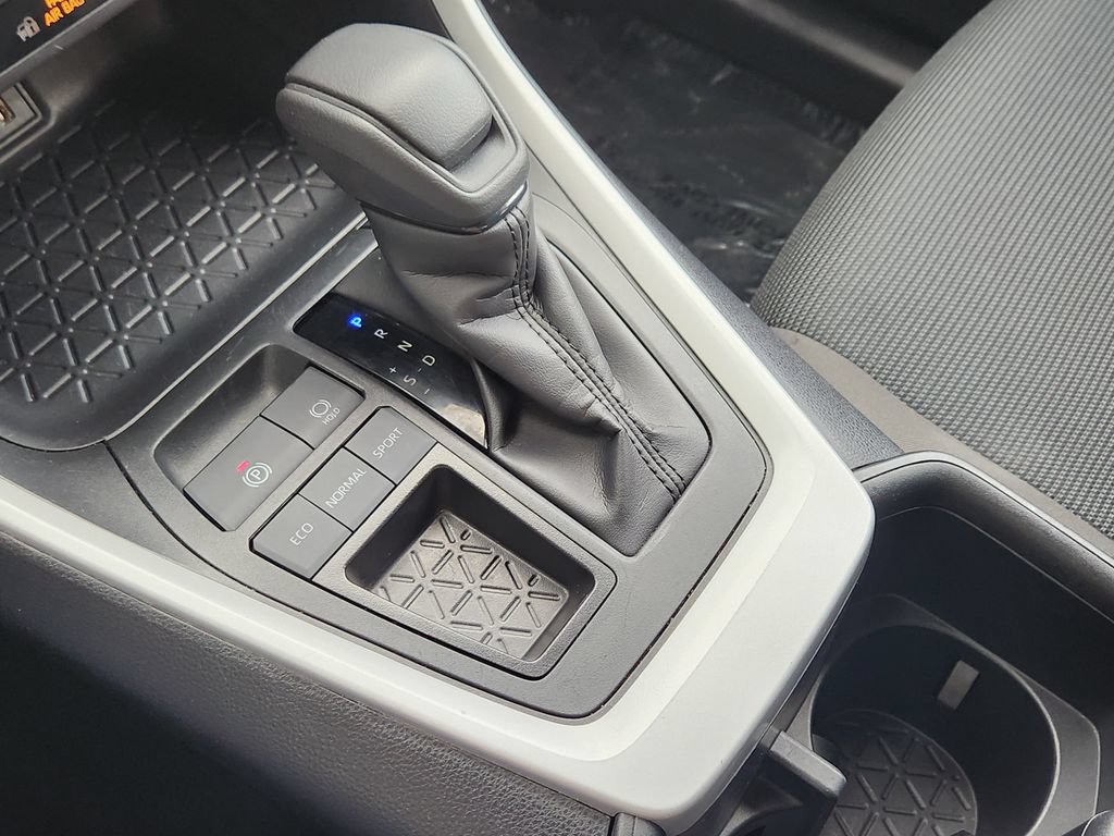 Used 2025 Toyota RAV4 LE FWD image 11