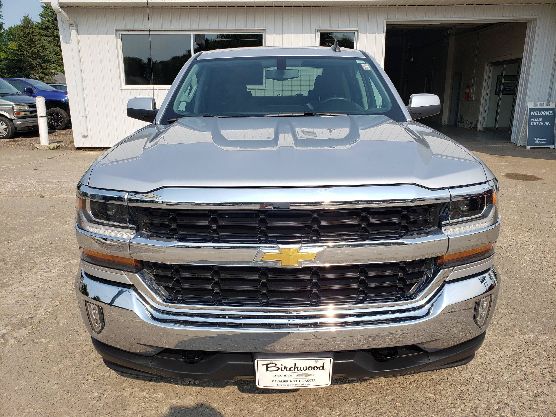 Used 2018 Chevrolet Silverado 1500 LT w/ All Star Edition AWD/4WD image 8
