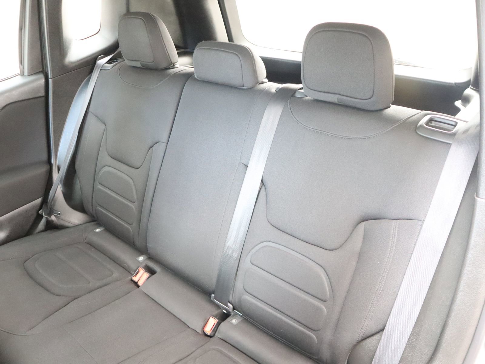 Used 2020 Jeep Renegade Latitude w/ Cold Weather Group image 48