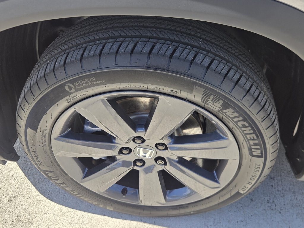 Certified 2025 Honda Pilot Sport image 10