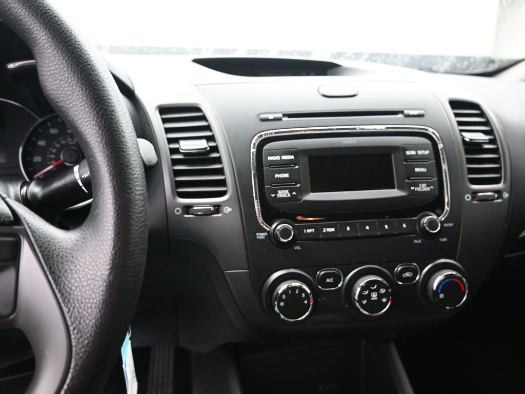 Used 2017 Kia Forte LX image 18