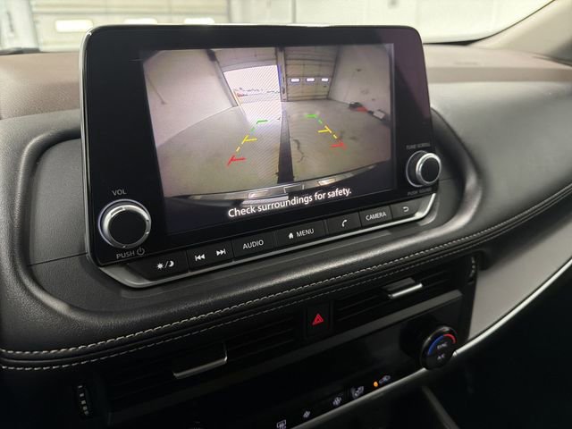 Used 2023 Nissan Rogue SV image 24