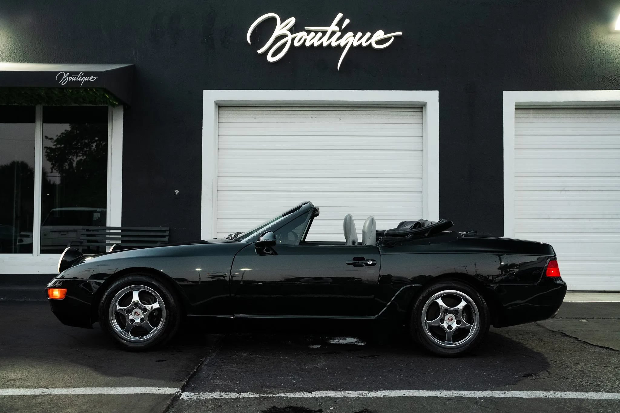 Used 1995 Porsche 968 Cabriolet RWD image 3